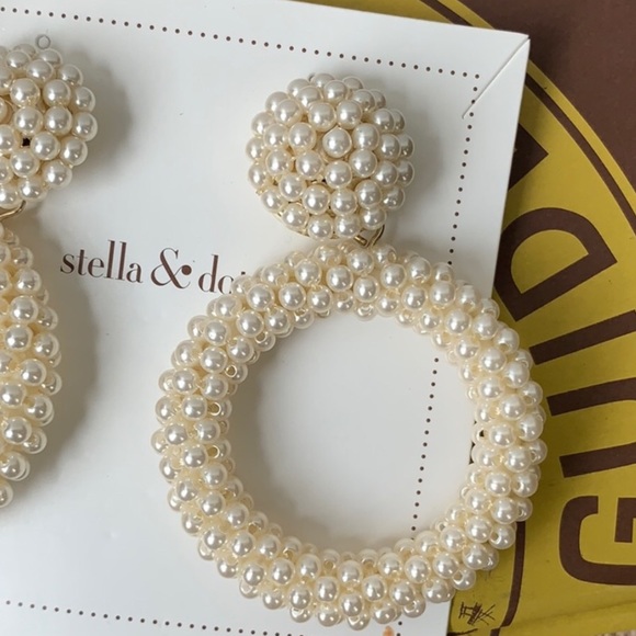 Stella & Dot | Oh Ya Gold + Pearl Drop Statement Earrings - Picture 9 of 13